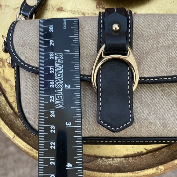 Dooney and Bourke Wristlet - Picture 6 of 8